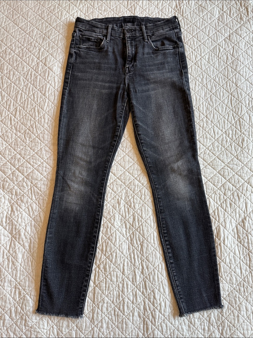 MOTHER The Looker Ankle Fray Jeans in Stargazing